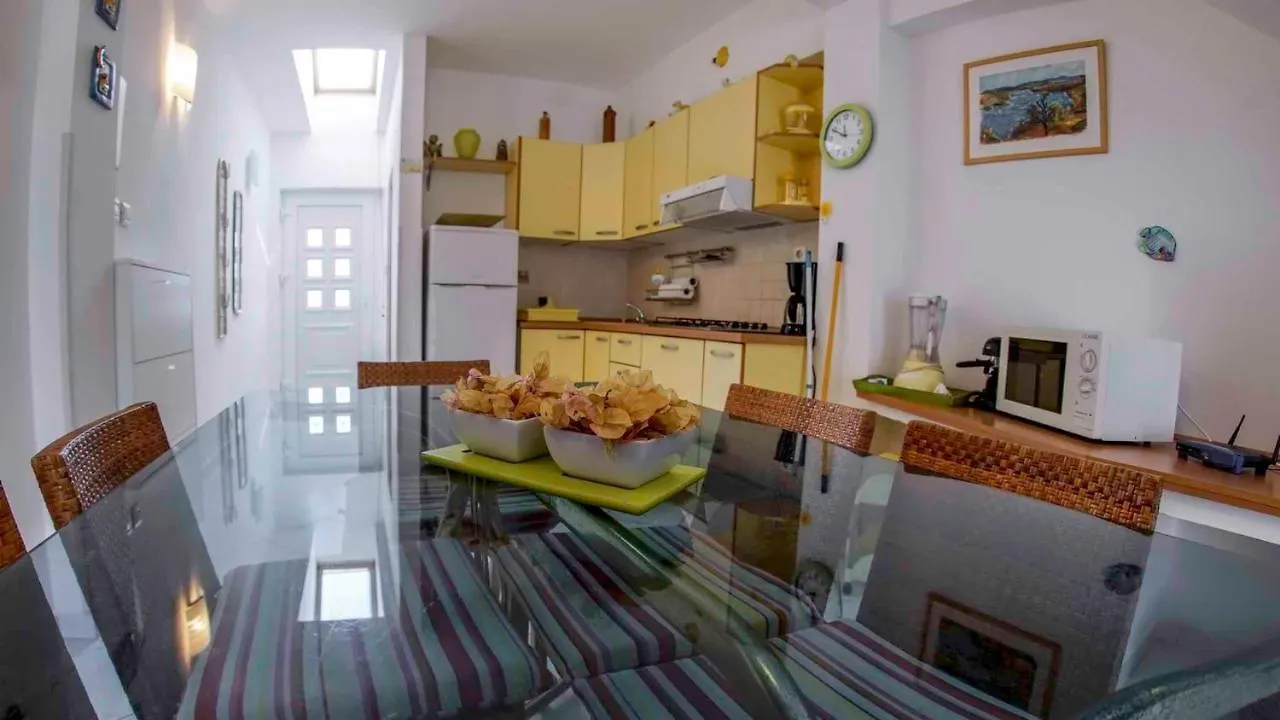 Apartments In Zdrelac/Insel Pasman 31078 Kroatien